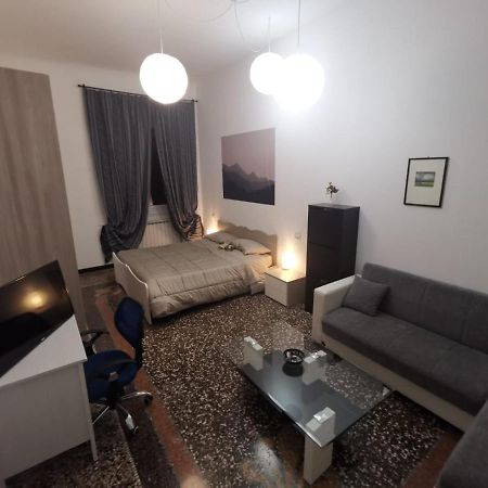 Wow Home - 175 Mq - Posteggio Privato - Davanti Porto Traghetti - Fino A 10 Posti Letto Genoa Bagian luar foto