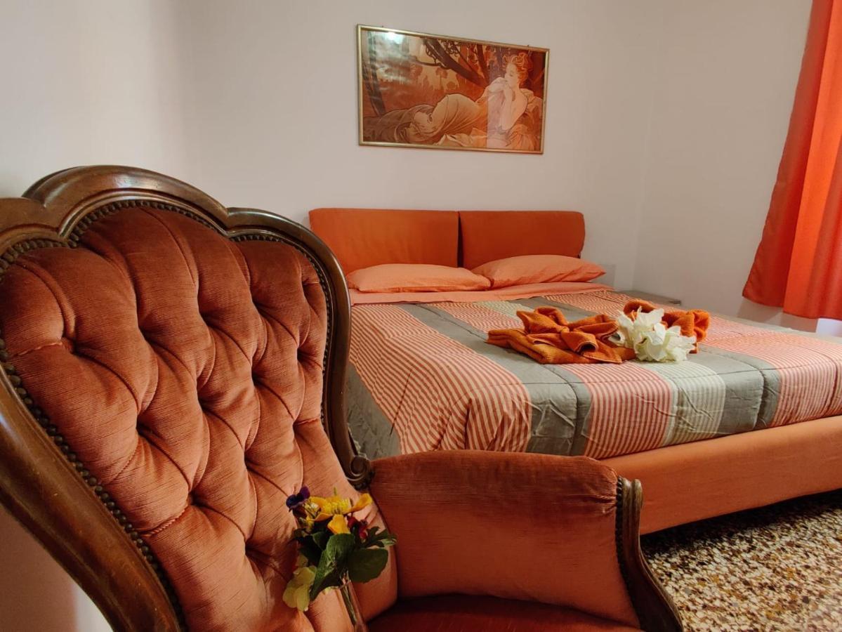 Wow Home - 175 Mq - Posteggio Privato - Davanti Porto Traghetti - Fino A 10 Posti Letto Genoa Bagian luar foto
