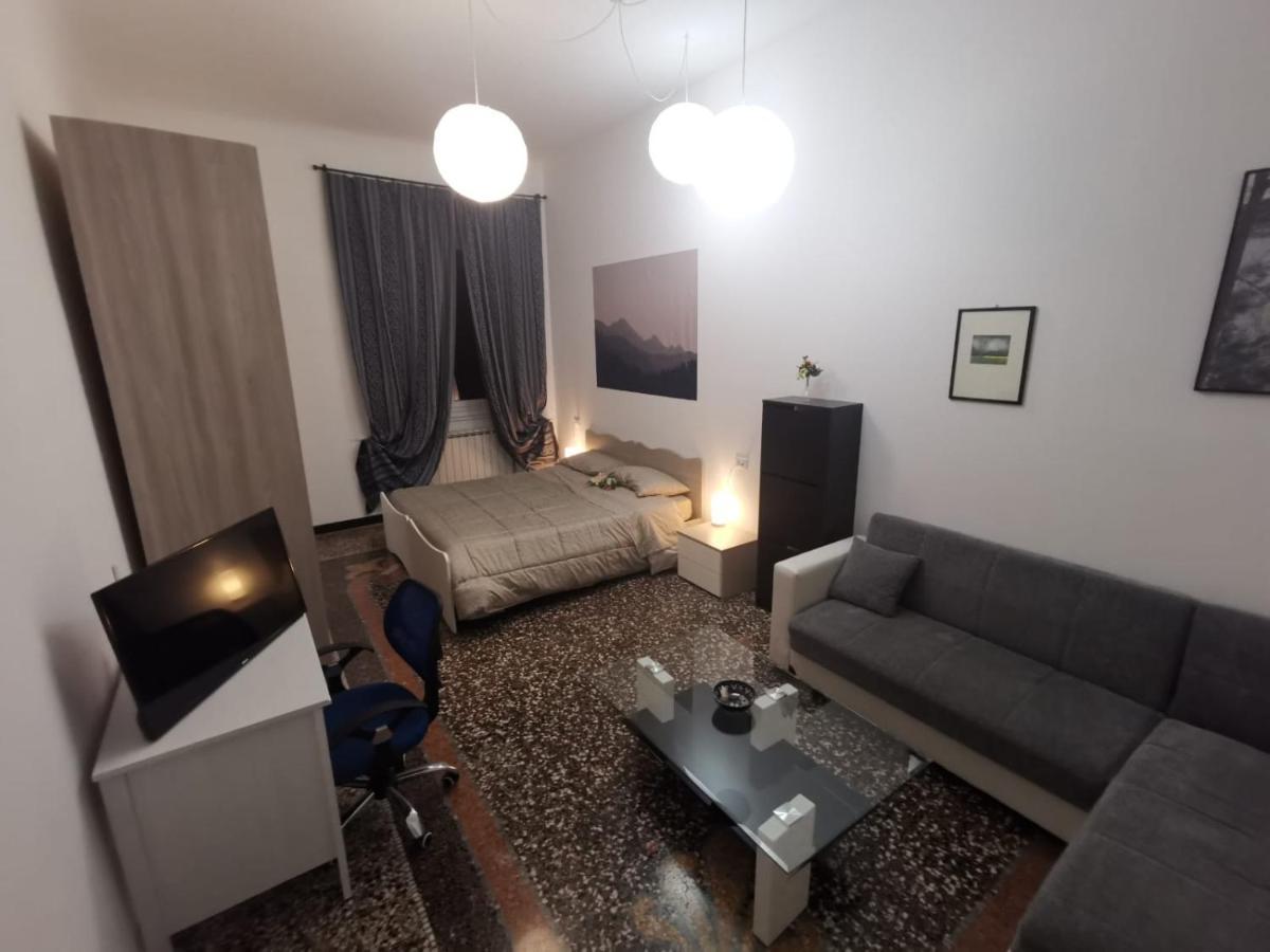 Wow Home - 175 Mq - Posteggio Privato - Davanti Porto Traghetti - Fino A 10 Posti Letto Genoa Bagian luar foto