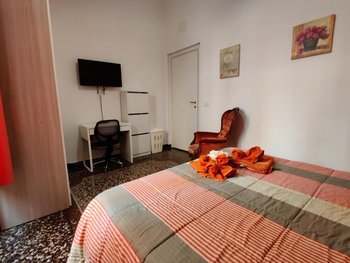Wow Home - 175 Mq - Posteggio Privato - Davanti Porto Traghetti - Fino A 10 Posti Letto Genoa Bagian luar foto