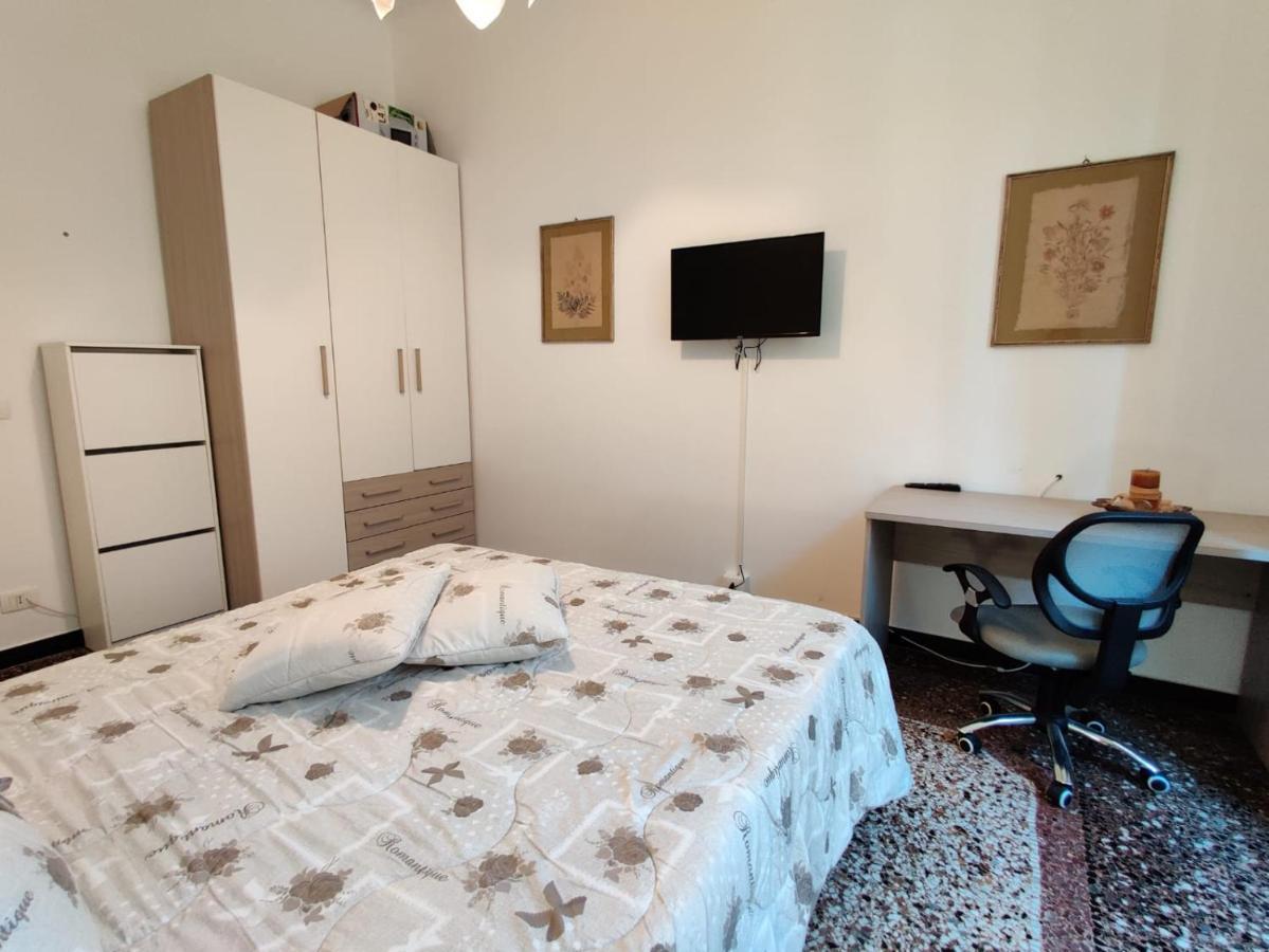 Wow Home - 175 Mq - Posteggio Privato - Davanti Porto Traghetti - Fino A 10 Posti Letto Genoa Bagian luar foto
