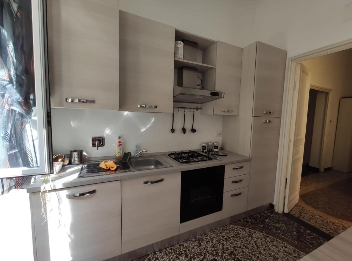 Wow Home - 175 Mq - Posteggio Privato - Davanti Porto Traghetti - Fino A 10 Posti Letto Genoa Bagian luar foto