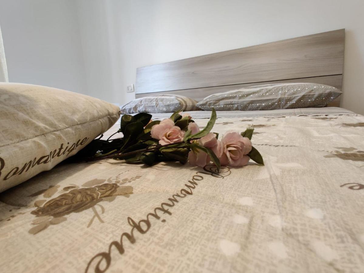 Wow Home - 175 Mq - Posteggio Privato - Davanti Porto Traghetti - Fino A 10 Posti Letto Genoa Bagian luar foto