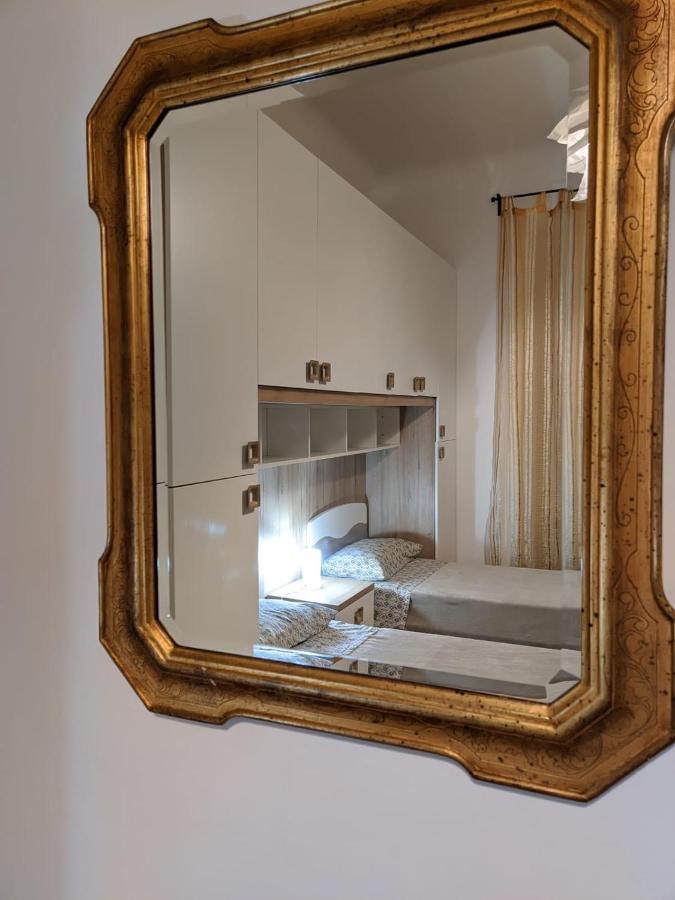 Wow Home - 175 Mq - Posteggio Privato - Davanti Porto Traghetti - Fino A 10 Posti Letto Genoa Bagian luar foto