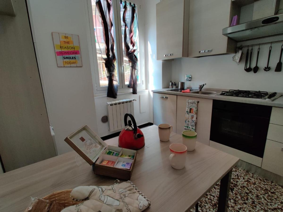 Wow Home - 175 Mq - Posteggio Privato - Davanti Porto Traghetti - Fino A 10 Posti Letto Genoa Bagian luar foto